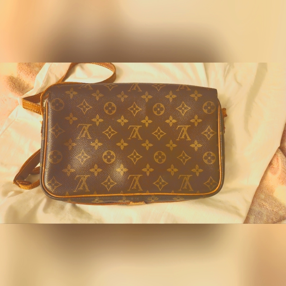 Louis Vuitton Saint-Germain Crossbody Bag Monogram Leather